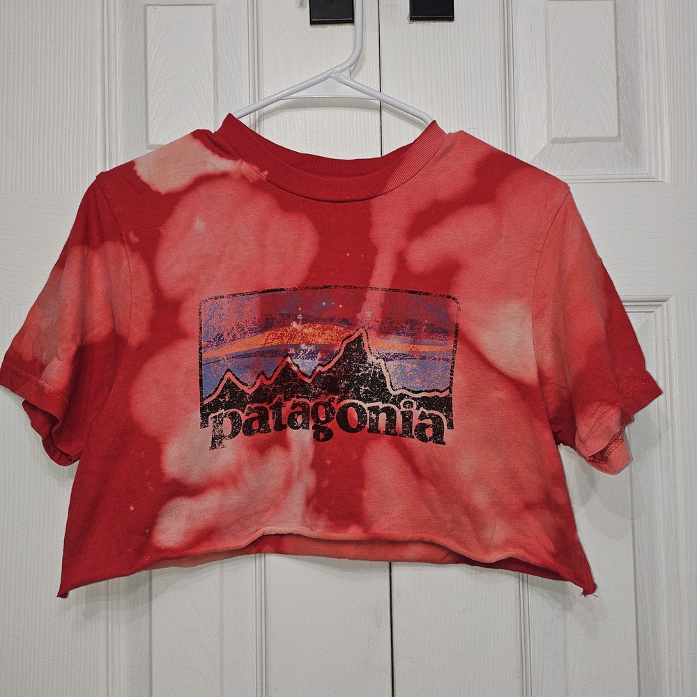 ❤️💙Patagonia Red Bleach Dye Cropped Tee❤️💙